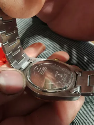 Reloj Guess Dorado y Verde