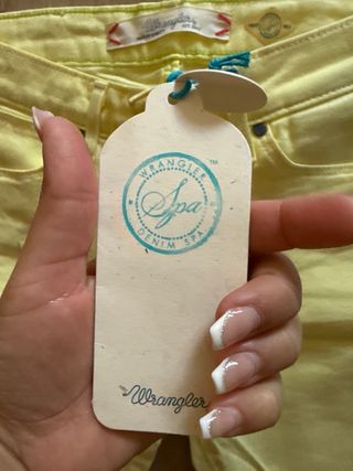 Pantalones vaqueros amarillos