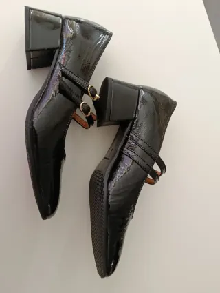 Zapatos con tacón de piel