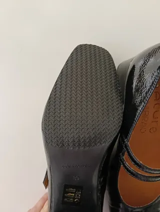 Zapatos con tacón de piel