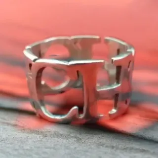 Anillo carolina herrera en plata de ley