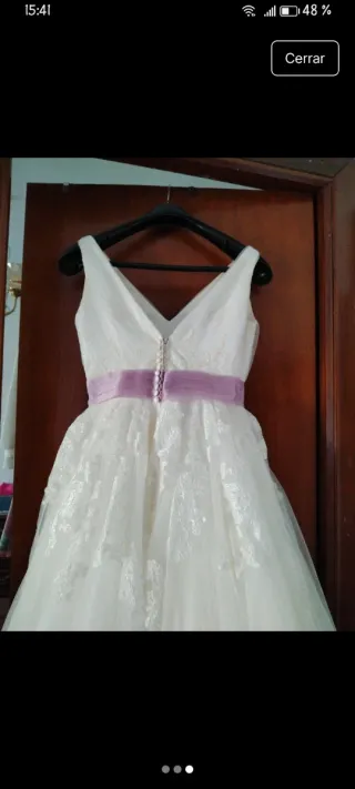 Vestido de Novia Blanco con Cinturón Lila