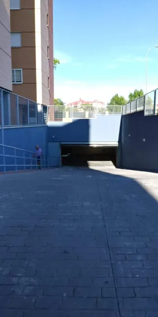 Alquiler plaza de garaje, urbanización Paris N°2.