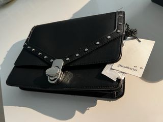 Bolso Negro Stradivarius Tachuelas Plateadas