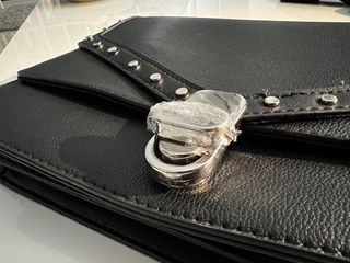 Bolso Negro Stradivarius Tachuelas Plateadas