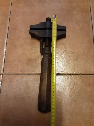 Llave inglesa antigua