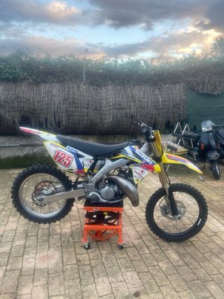 Suzuki RM 125 Cross