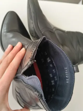 Botines de piel negros