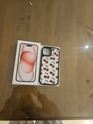 Caja Original iPhone 15 Rosa, con funda incluida