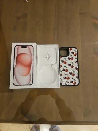 Caja Original iPhone 15 Rosa, con funda incluida