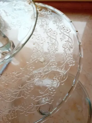 Alzatina porta torta in vetro decorata