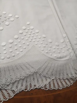 Sábana algodón ganchillo bordada mano