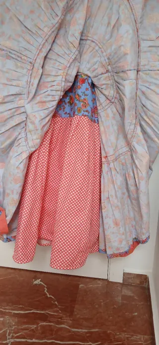 Traje de flamenca estampado floral celeste y coral