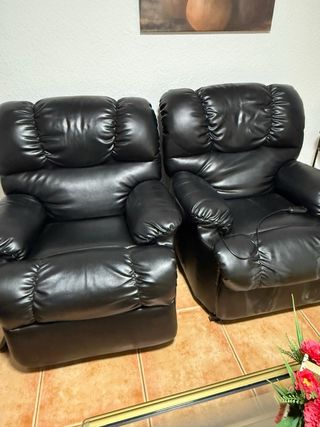 2 Poltrone Reclinabili Elettriche in Similpelle