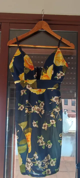 Vestido corto estampado floral azul y amarillo