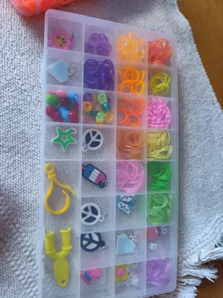 Kit pulseras goma elástica colores y charms