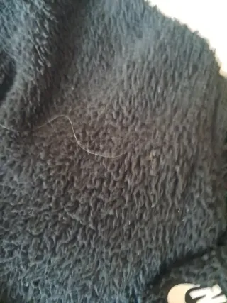 Sudadera polar Nike negra y blanca