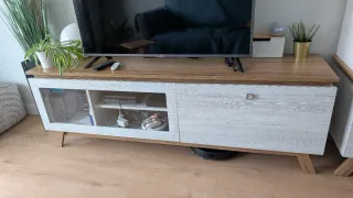 Mueble TV blanco y madera con cristal