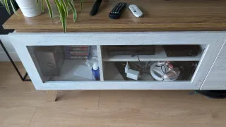 Mueble TV blanco y madera con cristal