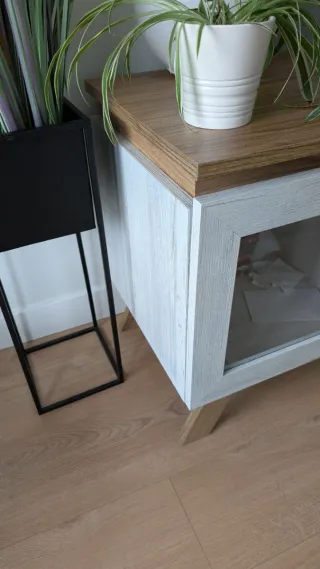 Mueble TV blanco y madera con cristal