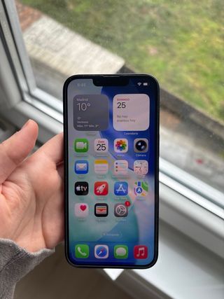 iPhone 13 negro brillante - 2 años de uso