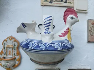 Botijo de cerámica decorado gallo