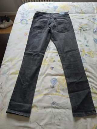 Pantalon vaquero para chico grises