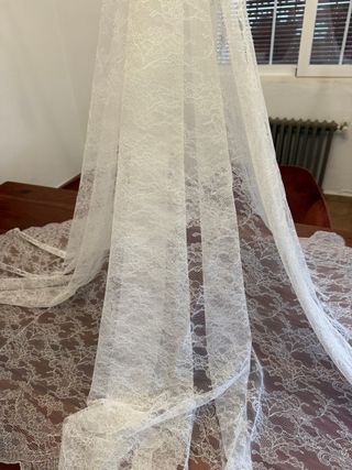 Mantilla tipo velo encaje blanco