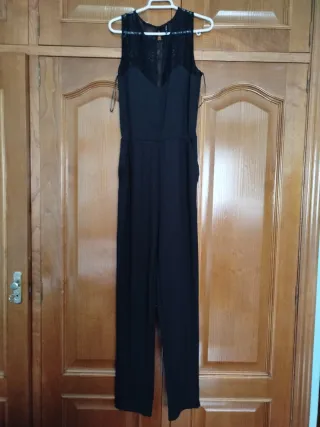 Mono negro con encaje