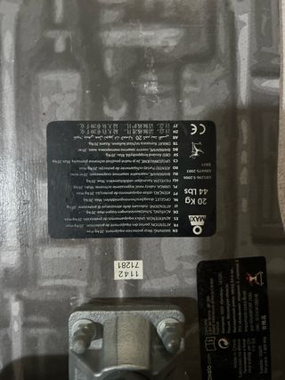 Skate infantil diseño coche rojo