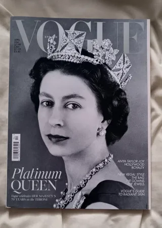 Revista Vogue UK - Reina Isabel II