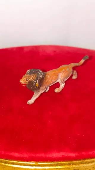 FIGURAS GOMA " JECSAN "  Serie " FIERAS "