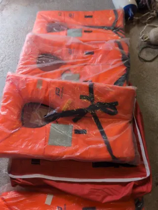 Chalecos salvavidas naranja