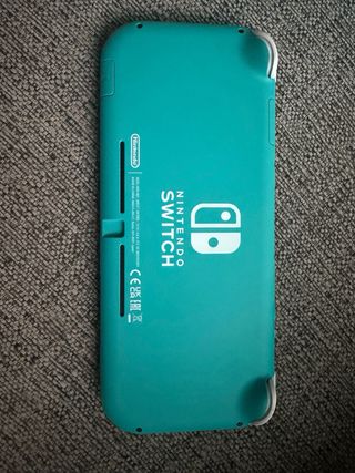 Nintendo Switch Lite + Super Mario Bros U Deluxe