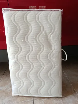 Minicuna gris con estrellas