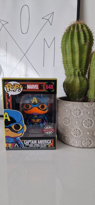 Funko Pop Marvel Capitán América 648 Black Light