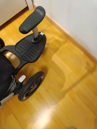 Capazo y Silla. Incluye porta paraguas y patín.