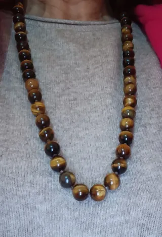 Collana perle occhio di tigre marrone e oro