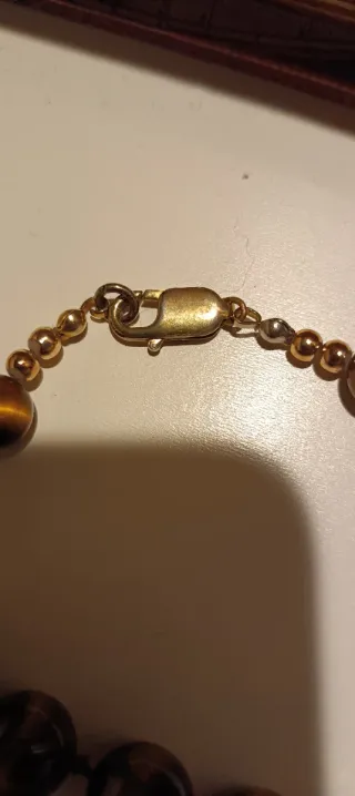 Collana perle occhio di tigre marrone e oro