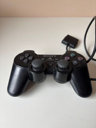 PlayStation 2 Negra + Mando + Cables