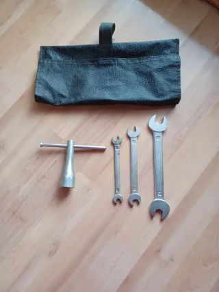 Juego de llaves fijas y llave de tubo