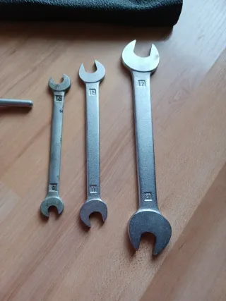 Juego de llaves fijas y llave de tubo