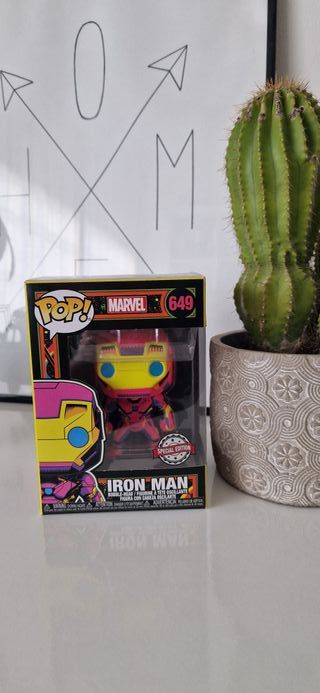 Funko Pop Iron Man 649 Marvel Black Light