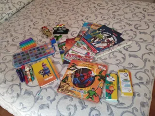 Lote Material Escolar y juguetes