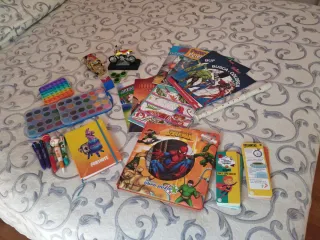 Lote Material Escolar y juguetes