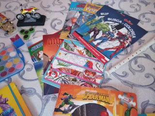 Lote Material Escolar y juguetes