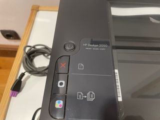 Impresora HP Deskjet 2050 Multifunción