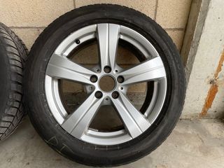 Llantas originales con neumáticos de invierno