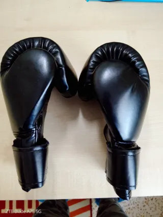 Guantes de boxeo negros