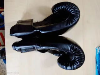 Guantes de boxeo negros